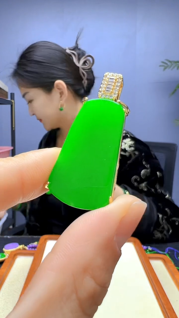 【闪购商品】翡翠颈饰14K金镶嵌颈饰
