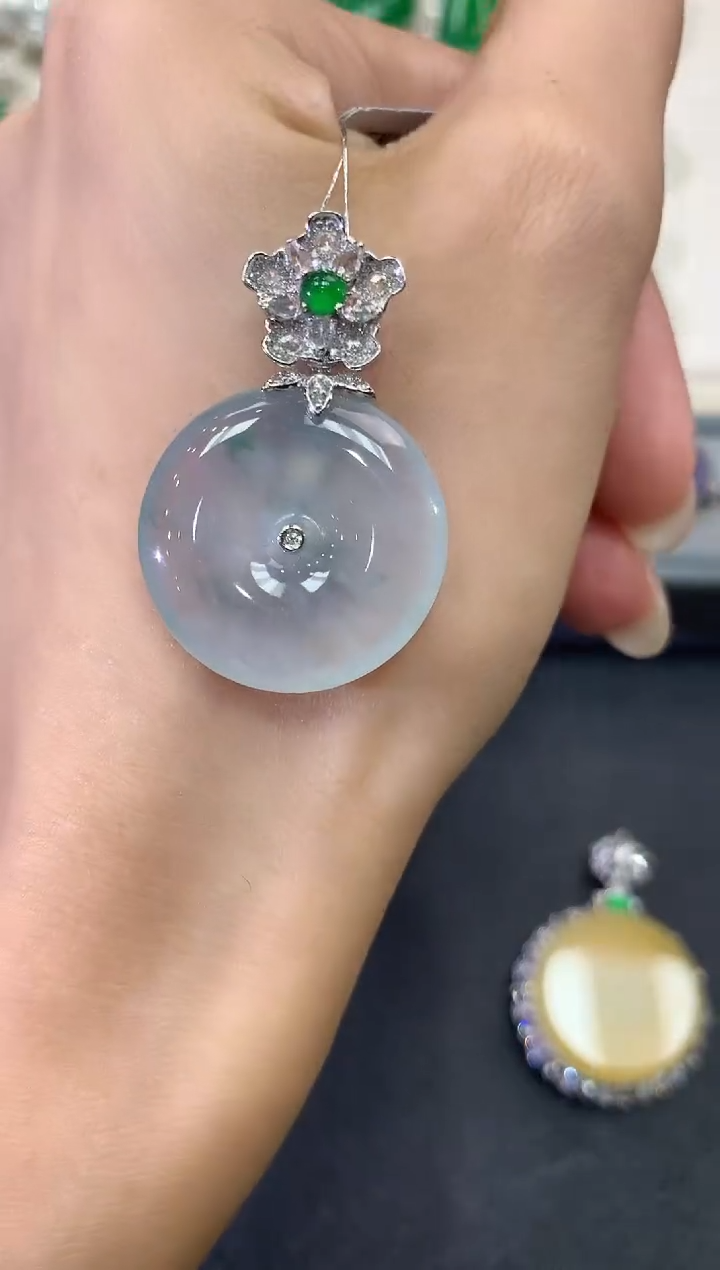 【闪购商品】翡翠吊坠(不含链)18K金镶嵌w62       