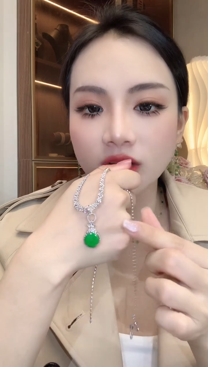 【闪购商品】翡翠吊坠(不含链)18K金镶嵌A2 多样性发货一件