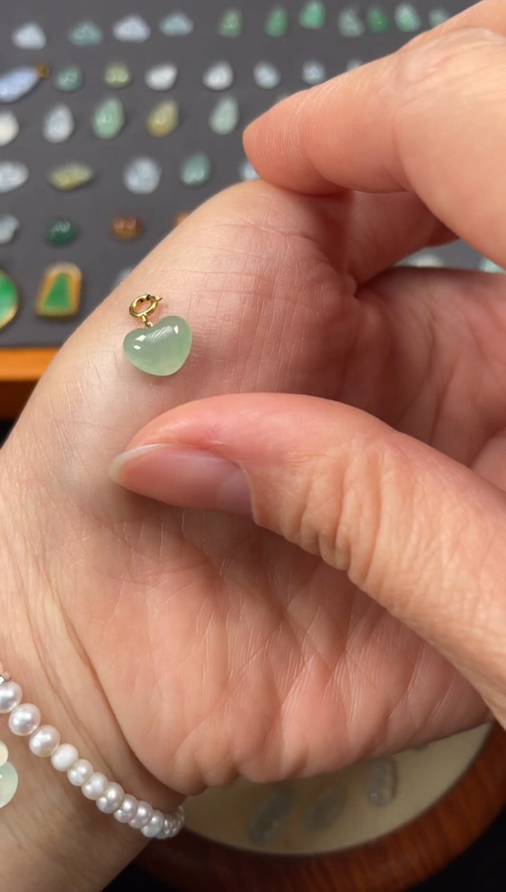 吊坠(不含链)18K金镶嵌翡翠一个JK697