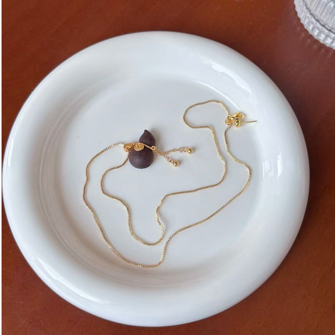 沉香奇楠沉香设计款葫芦吊坠（送项链）