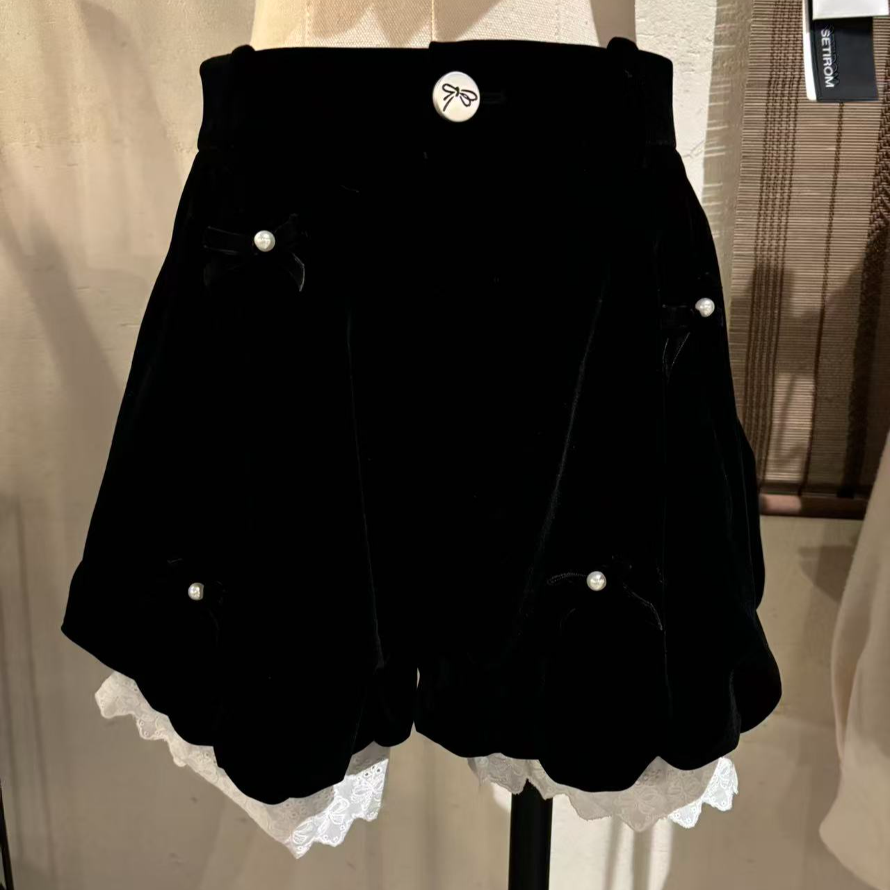 西町村屋蝴蝶结蕾丝绣花花苞短裤XAAD10487