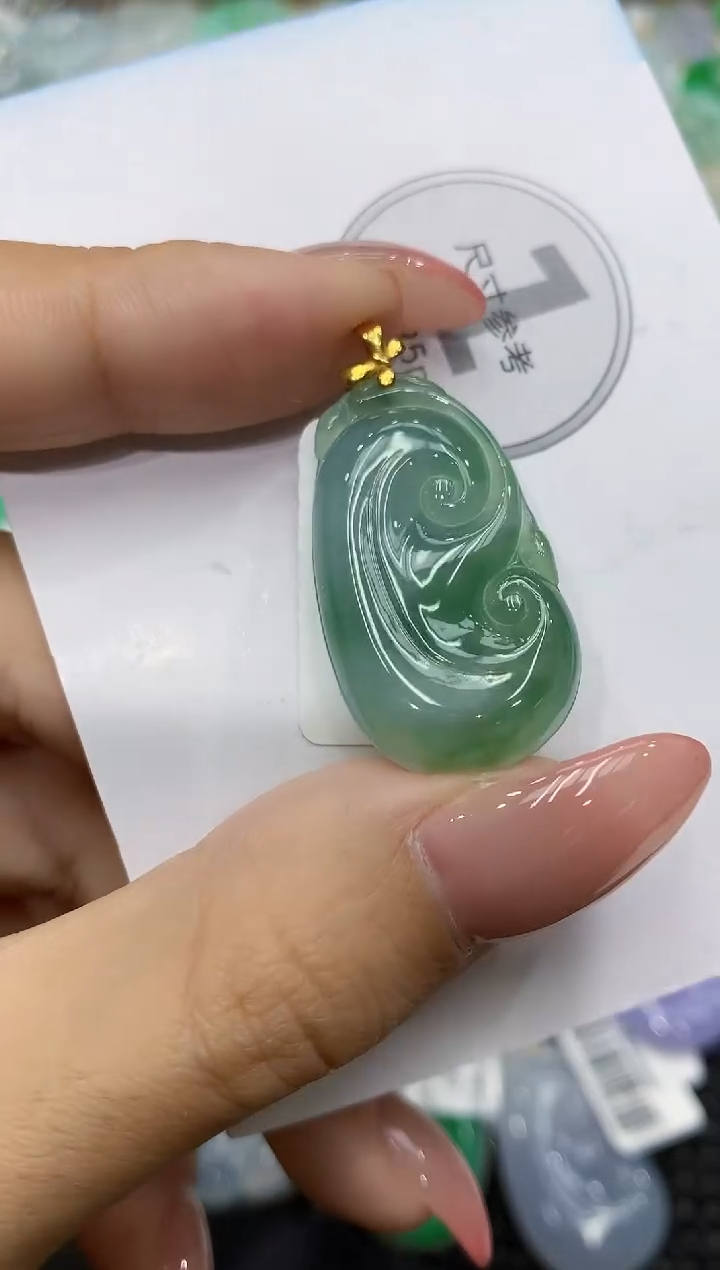 颈饰18K金镶嵌翡翠111111111111