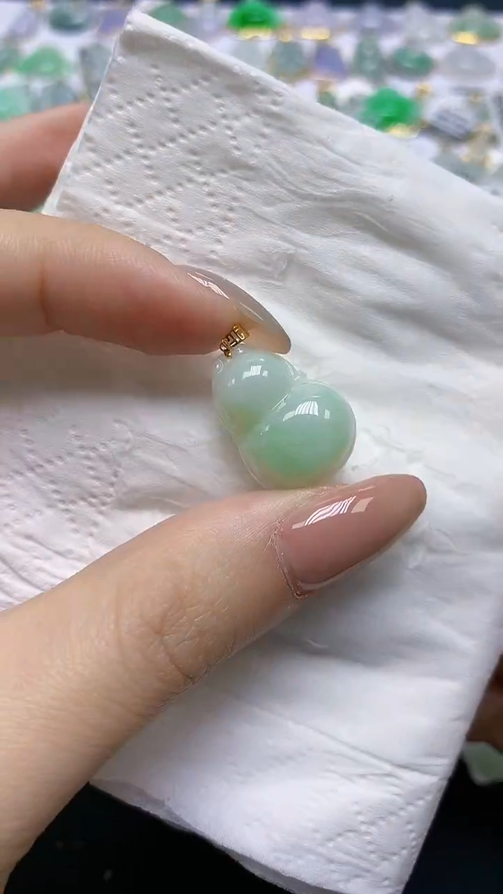 翡翠18K金镶嵌颈饰天然缅甸A货翡翠