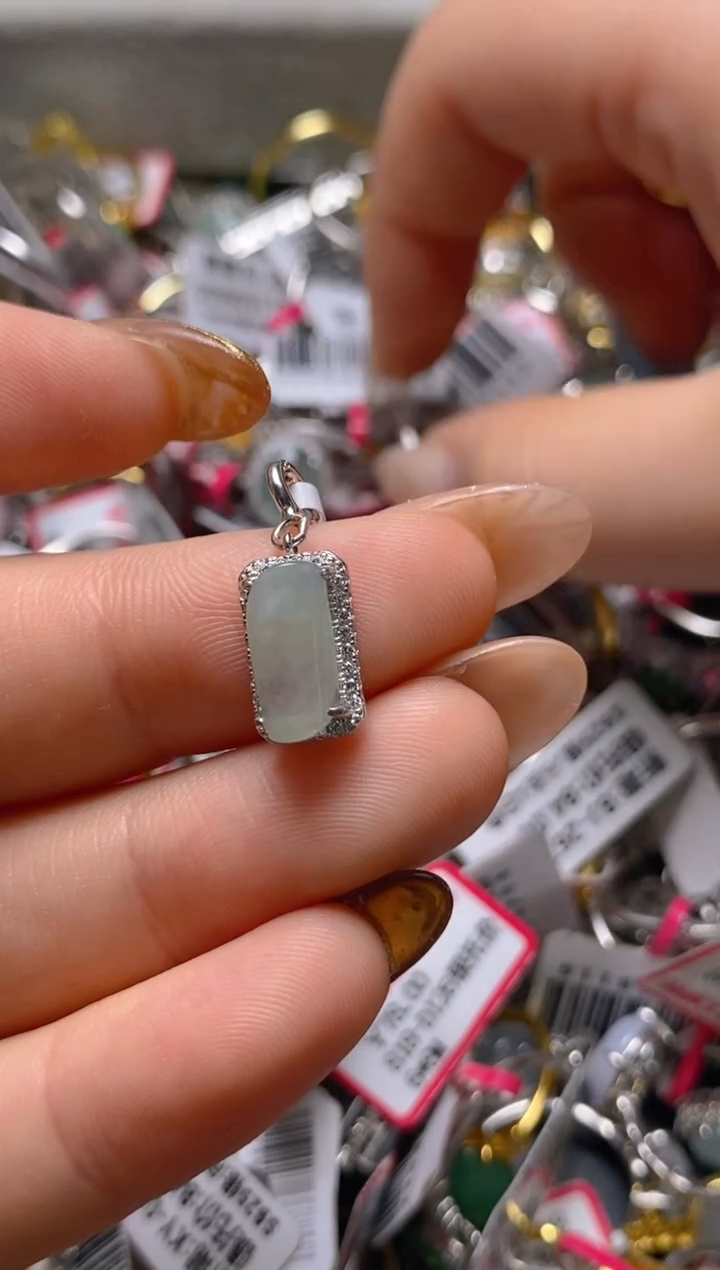 银S925镶嵌戒指翡翠百内无证书