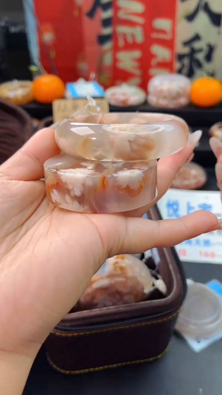 【闪购商品】石英质玉手镯未镶嵌赠送镯心（58圈口）