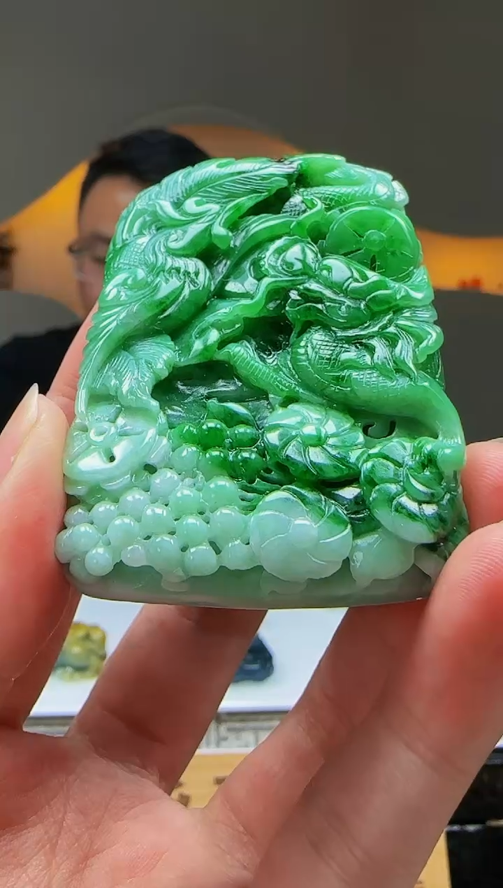 【闪购商品】定制翡翠未镶嵌Q02008翡翠毛货