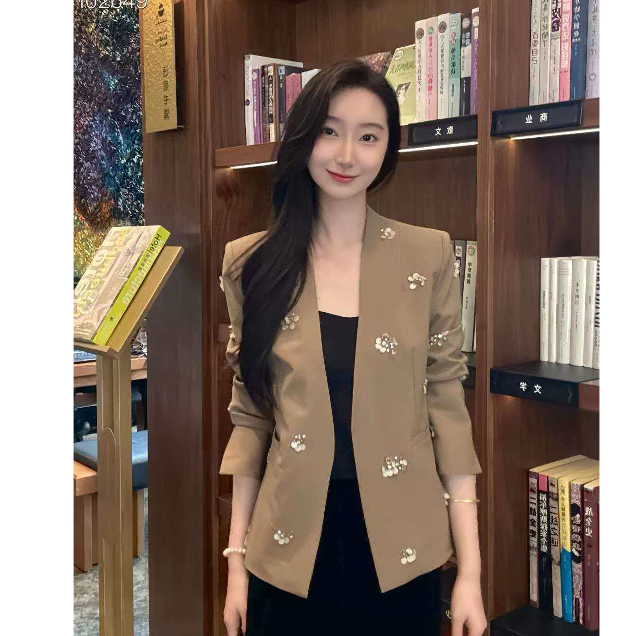 极简风洋气百搭口袋长袖西装休闲花朵短款纯色刺绣
