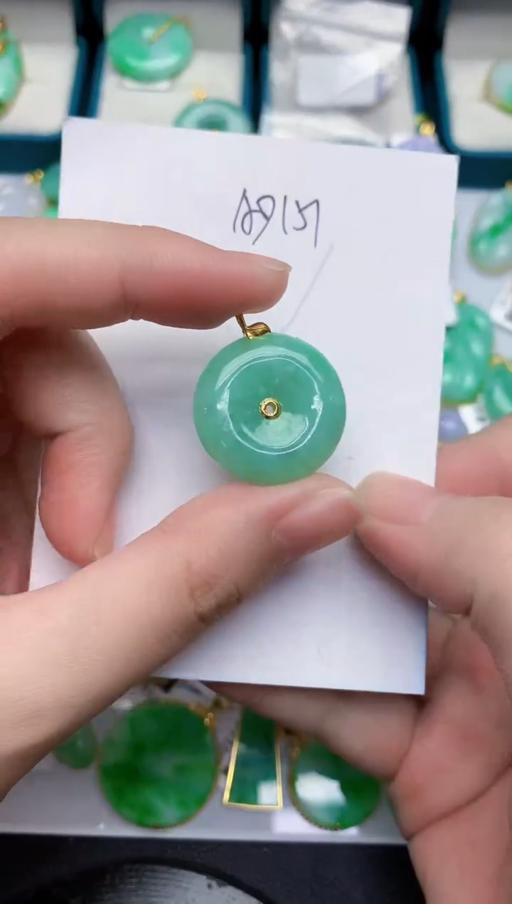 【闪购商品】翡翠颈饰18K金镶嵌000000000