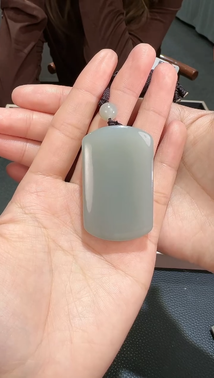 【闪购商品】和田玉颈饰未镶嵌且末料青白玉无事牌