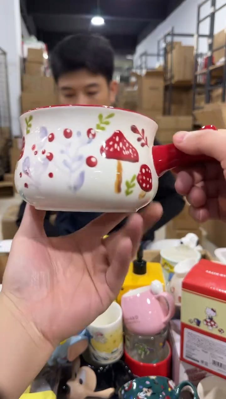 瓷片蘑菇把手碗  