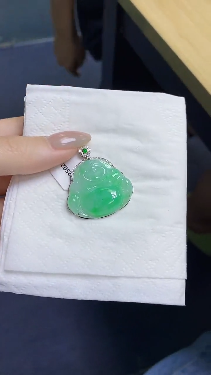 翡翠18K金镶嵌颈饰天然缅甸A货翡翠