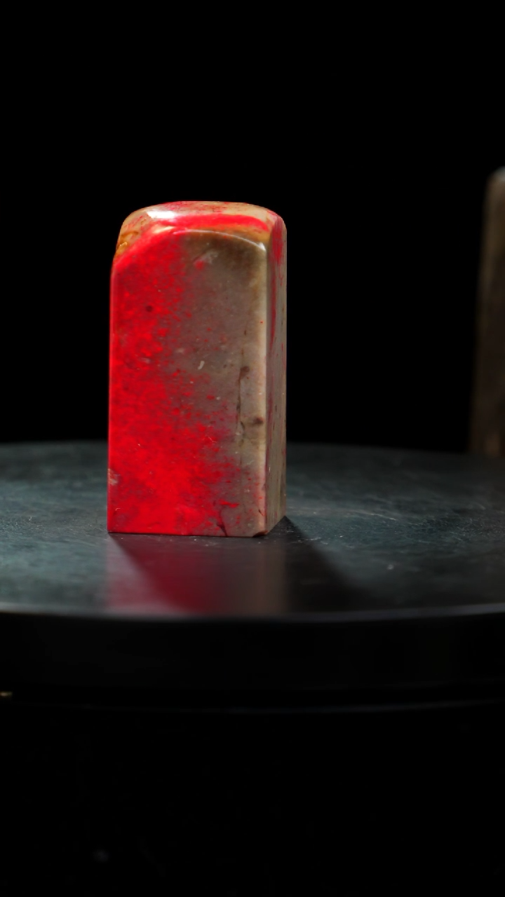 鸡血石老坑牛角鸡血石