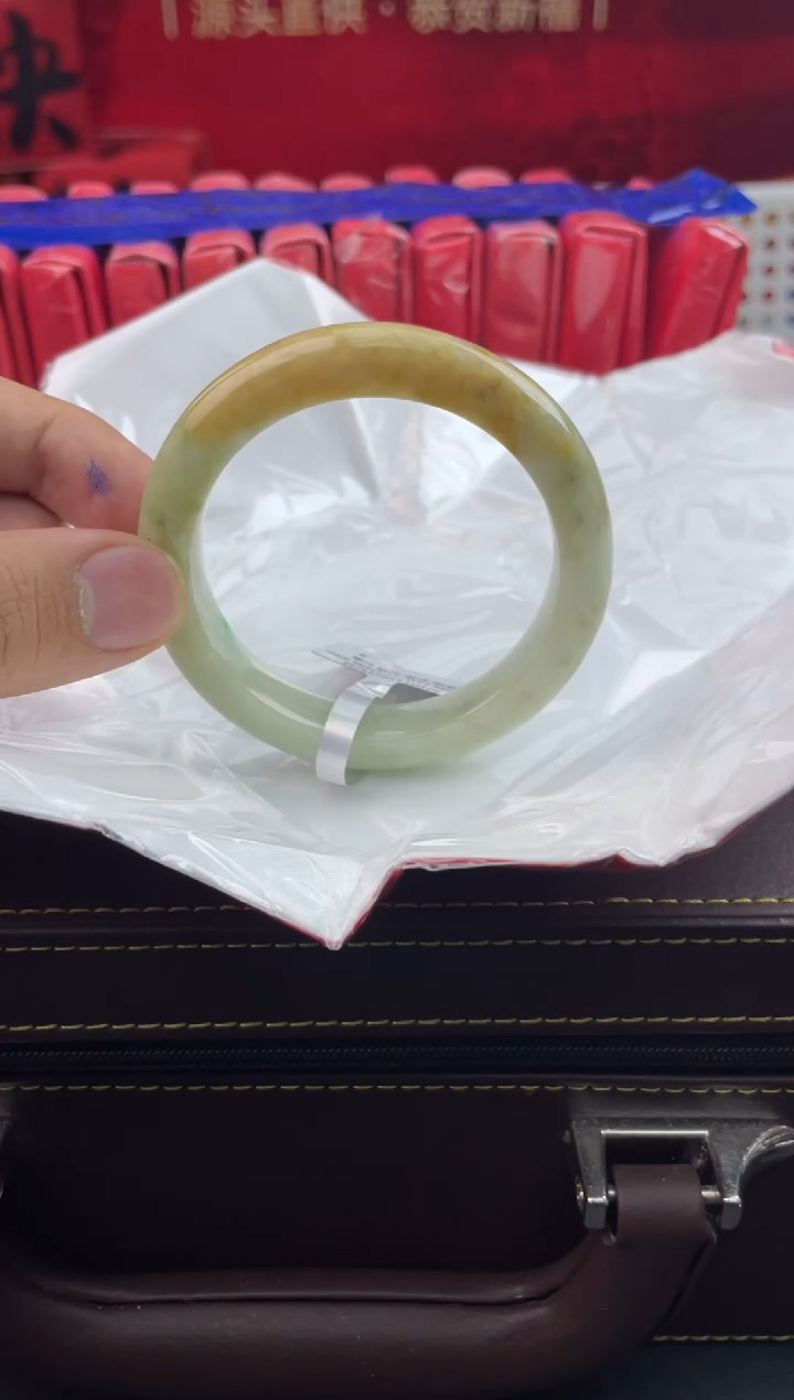 【闪购商品】翡翠手镯未镶嵌2翡翠手镯（微瑕）