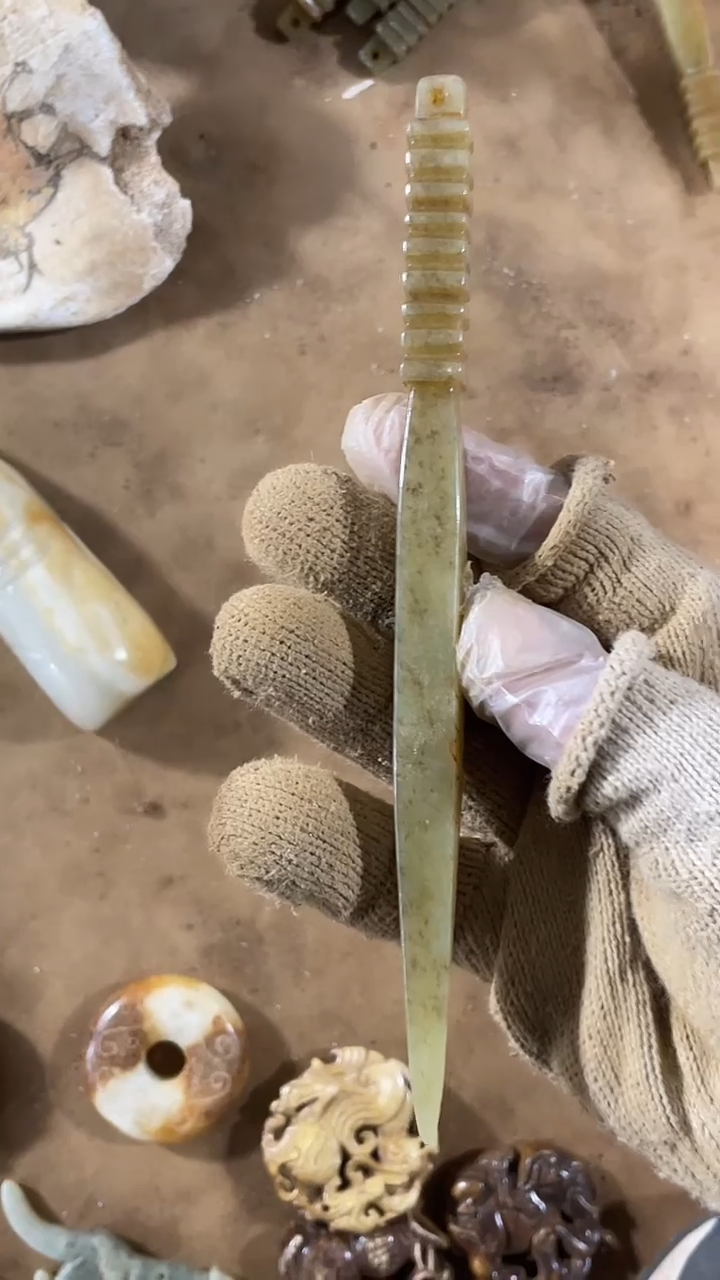 未镶嵌和田玉挂件和田玉未镶嵌挂件