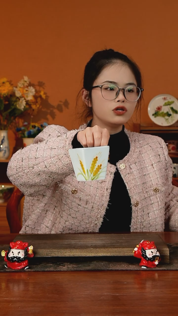 景德镇手绘釉中彩（食品级）四方杯福利