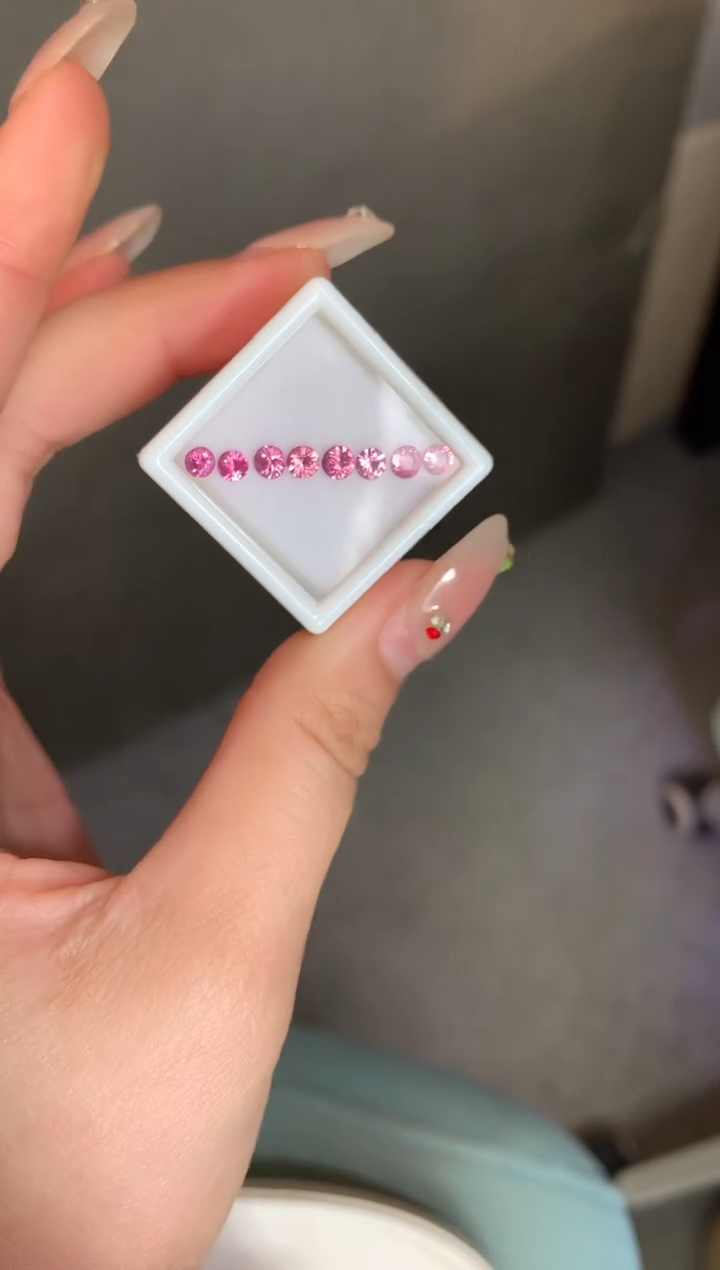 未镶嵌裸石定制尖晶石圆切 一组8/P 1.62ct