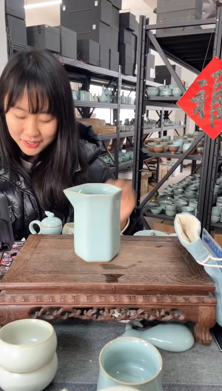 【闪购商品】其他微瑕天青六棱分酒器