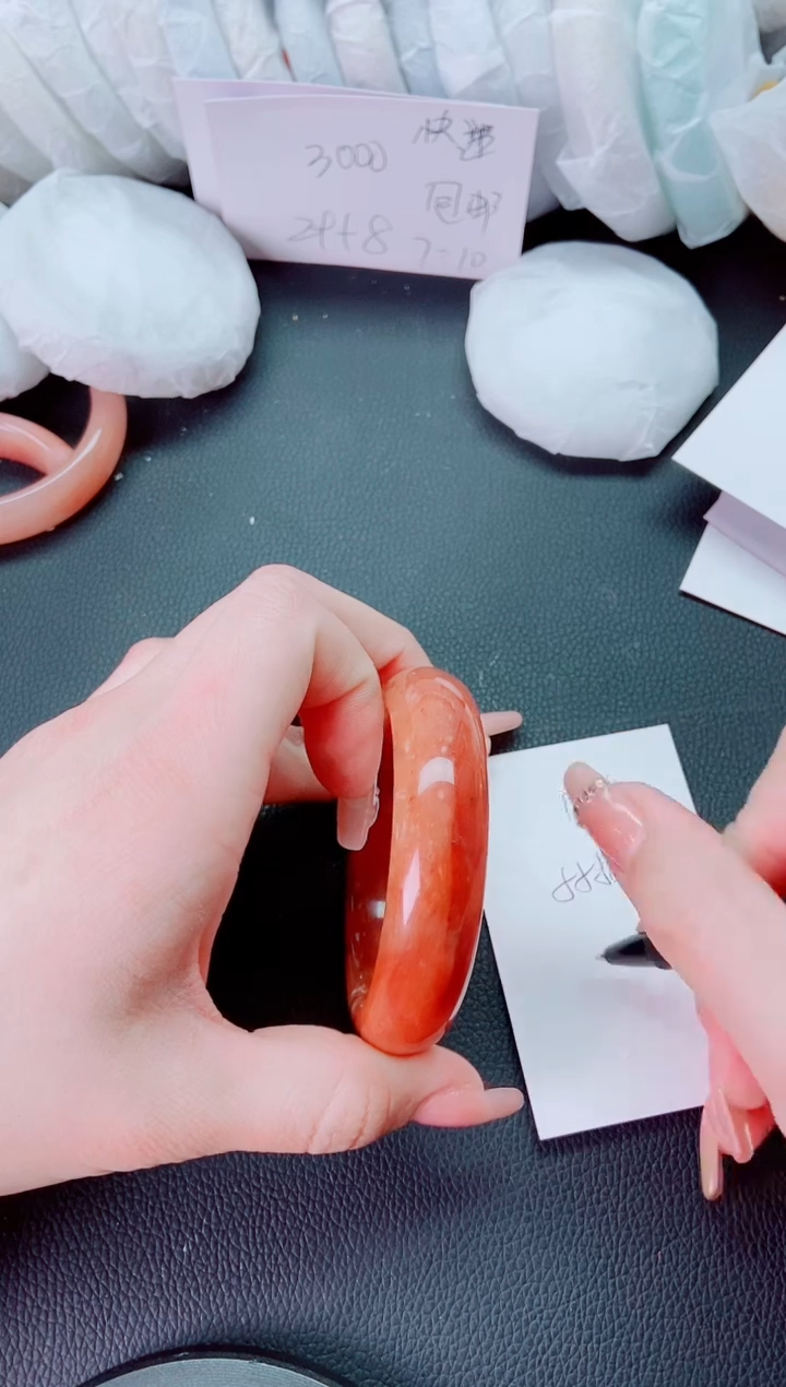 【闪购商品】石英质玉手镯未镶嵌M140-55-56