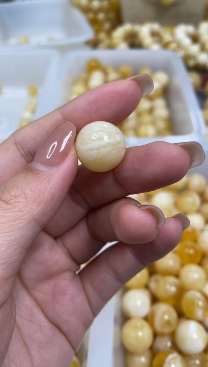 【闪购商品】琥珀颈饰未镶嵌原矿俄料蜜蜡圆珠