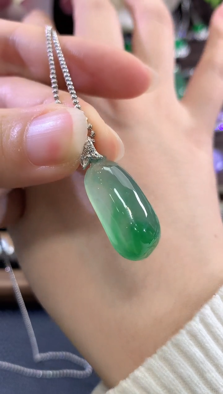 吊坠(不含链)18K金镶嵌翡翠c31