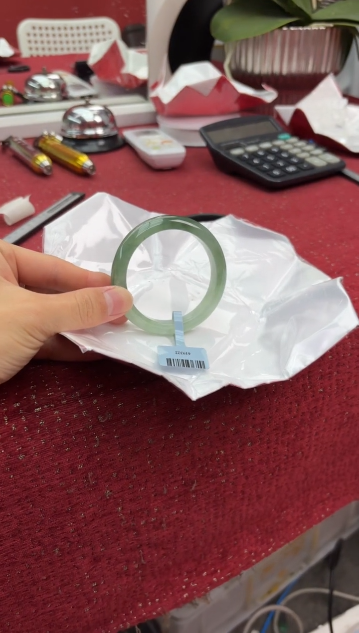 【闪购商品】翡翠手镯未镶嵌25手镯