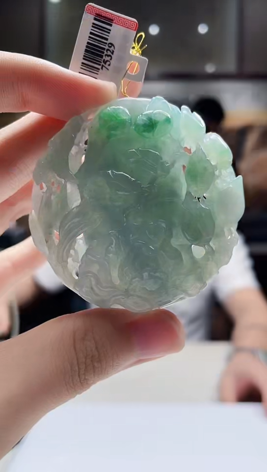 翡翠未镶嵌吊坠(不含链)244