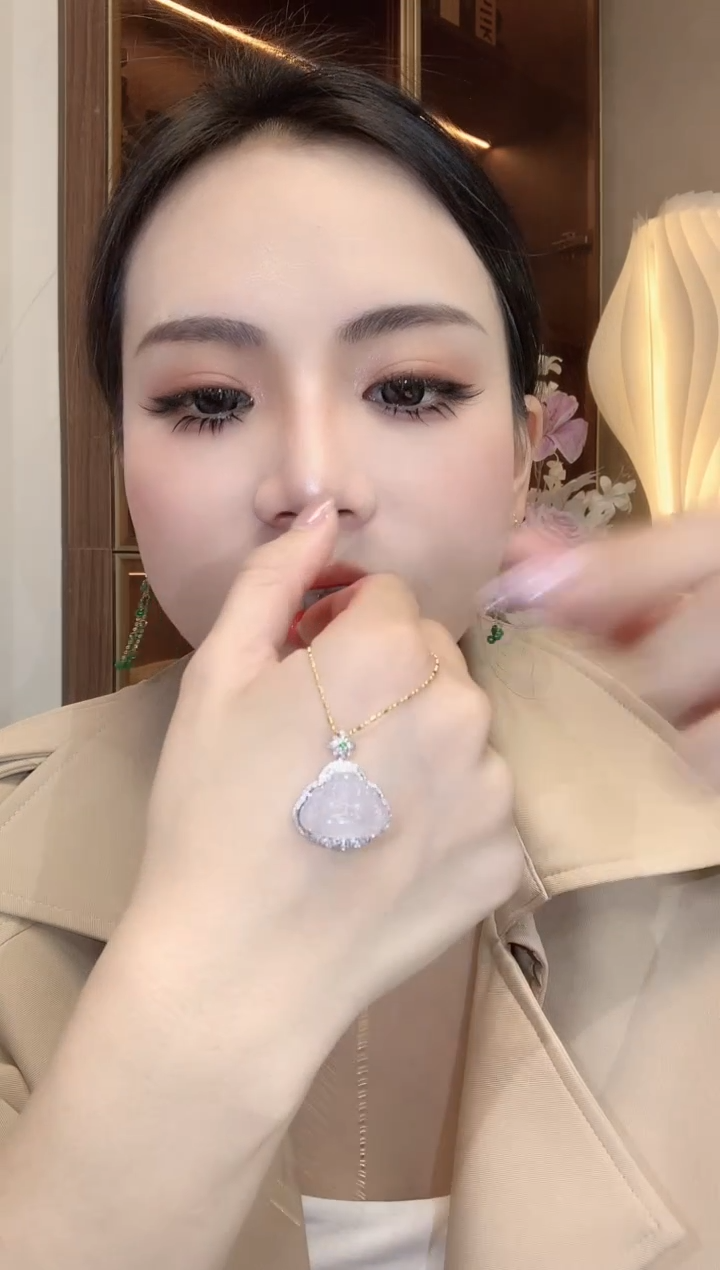 【闪购商品】翡翠吊坠(不含链)18K金镶嵌A13