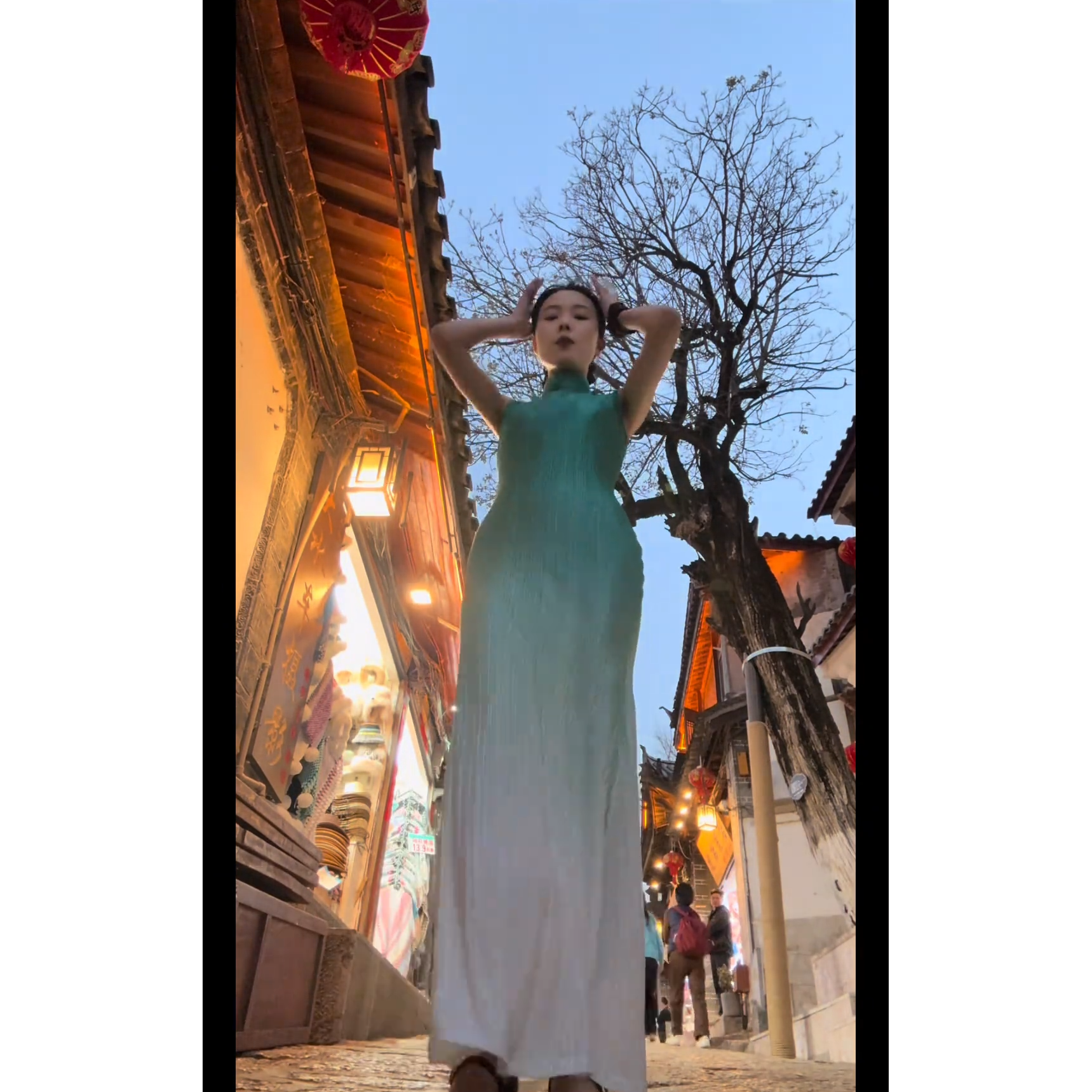 2025春夏新款时尚气质显瘦小众弹力舞蹈开叉渐变古典旗袍连衣裙女