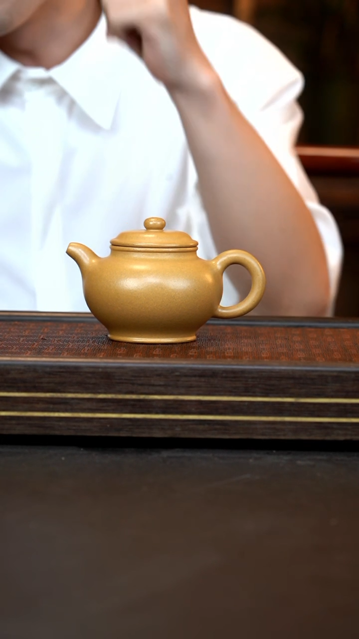 茶壶紫砂掇只  黄金段  220cc