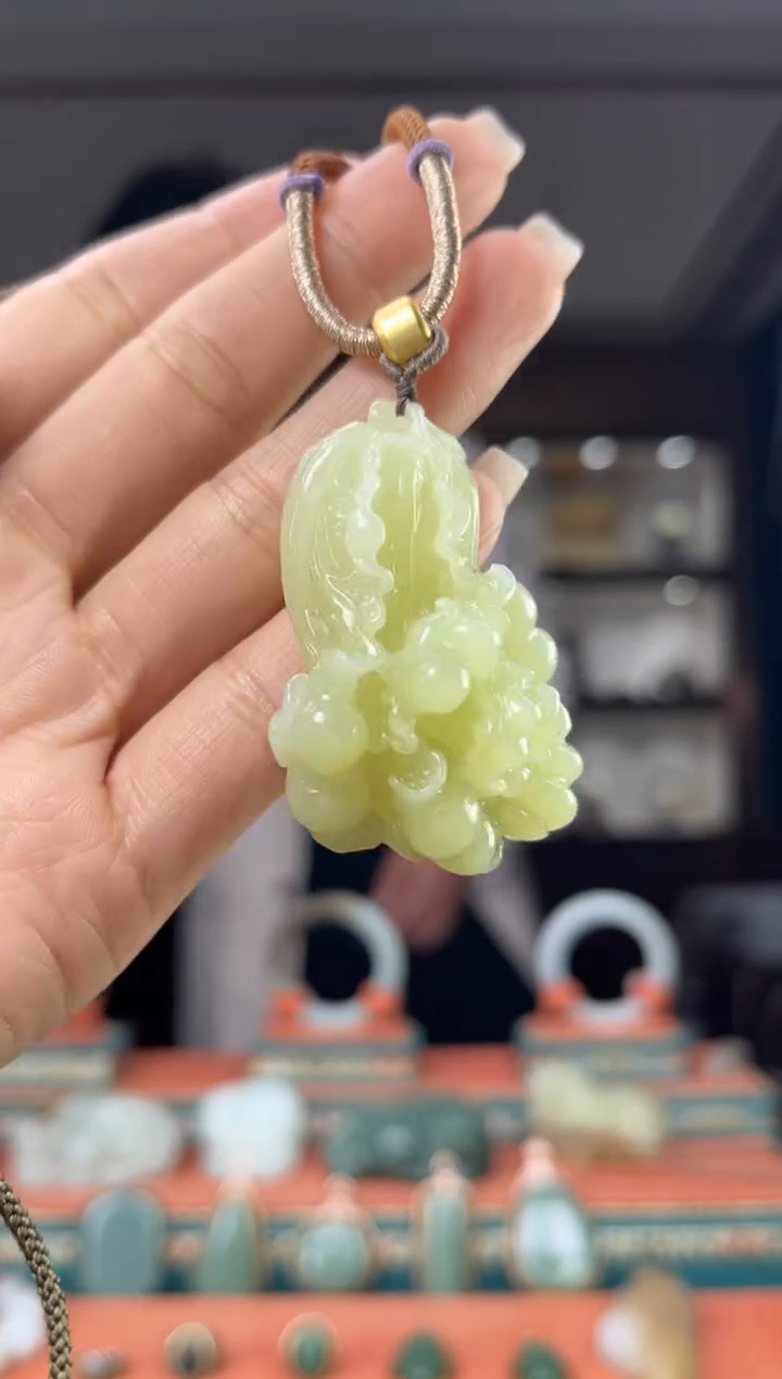 颈饰未镶嵌和田玉佩佩