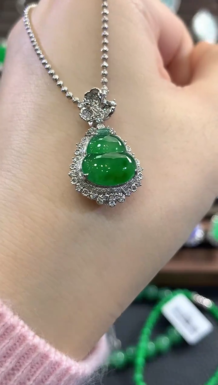 吊坠(不含链)18K金镶嵌翡翠b157