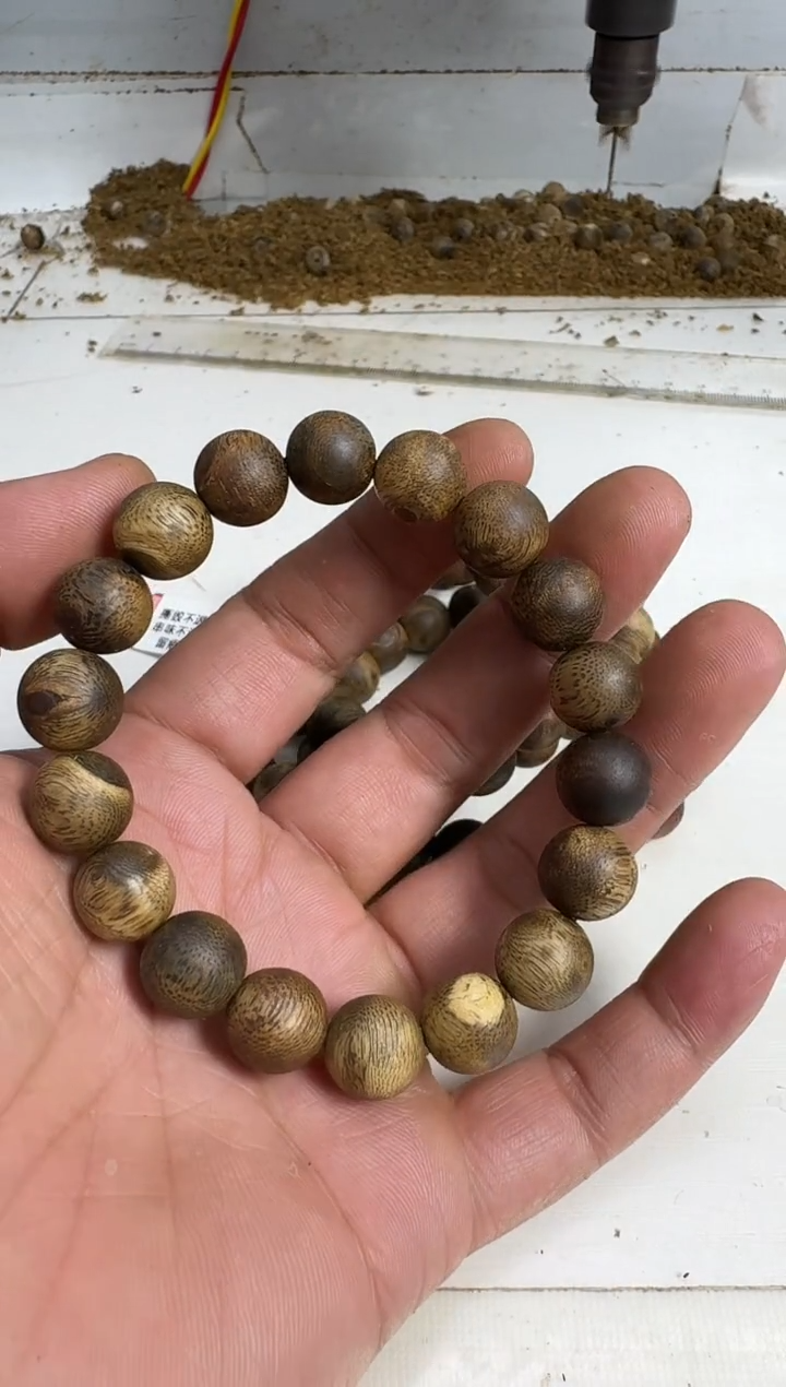 手串沉香乌身1.2规格单圈11克留疤