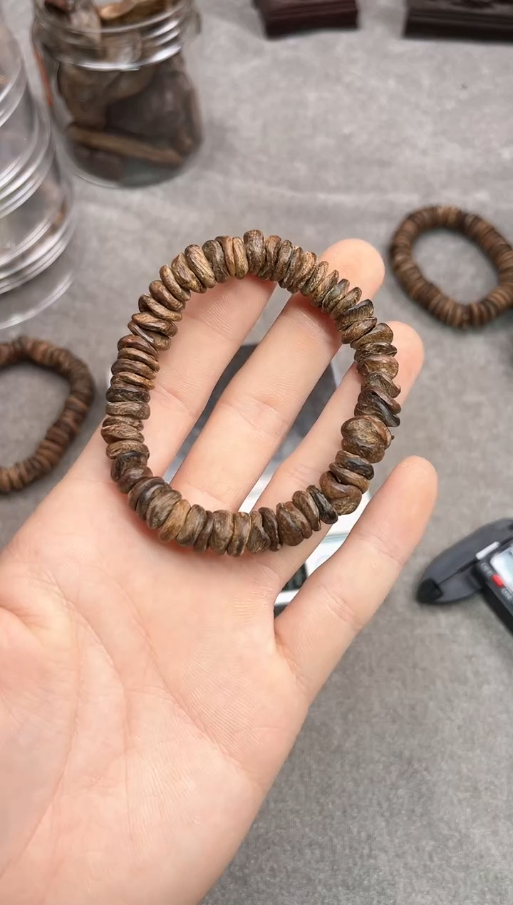 【闪购商品】沉香手串85号沉水越南多样性发货1条
