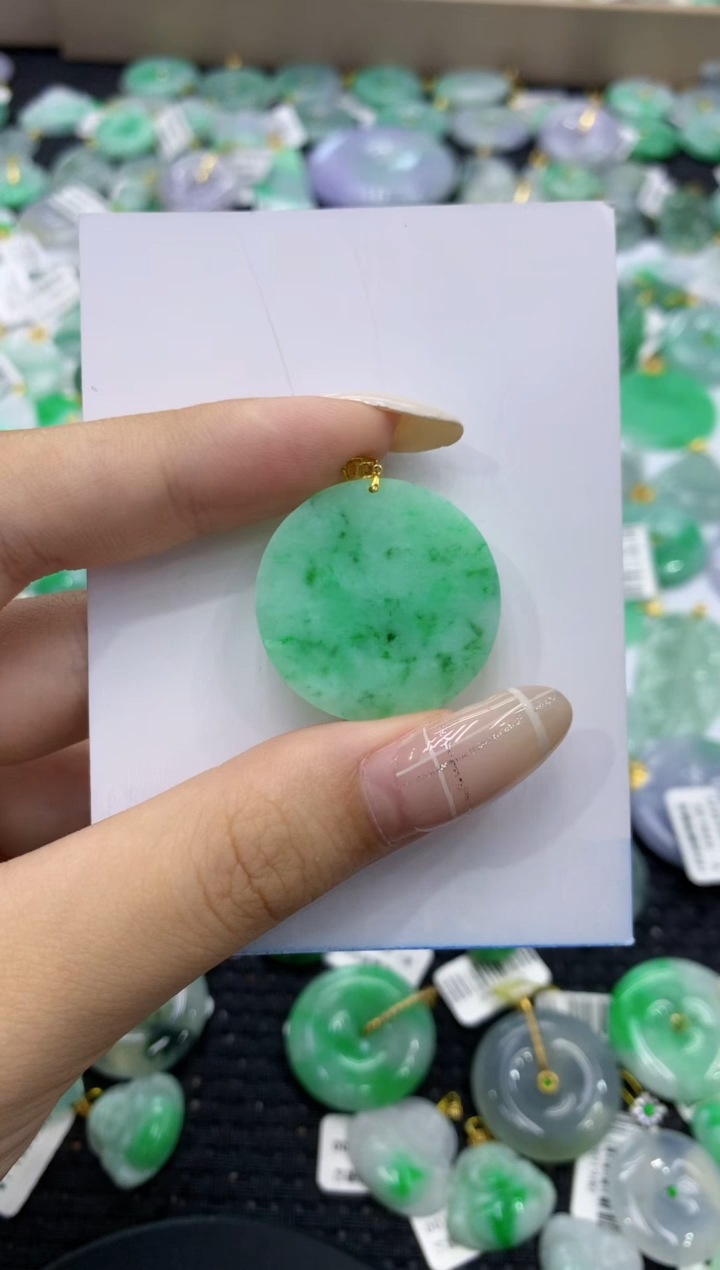颈饰18K金镶嵌翡翠天然缅甸翡翠A货
