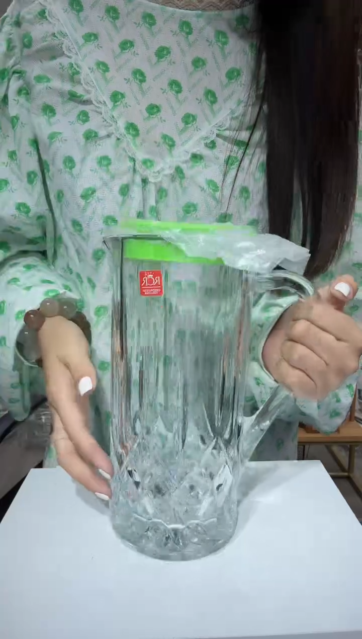 陶瓷进口水壶一只装绿色