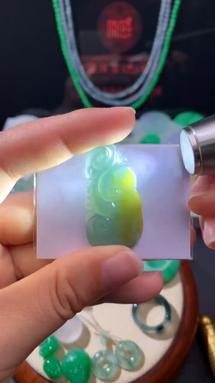 未镶嵌定制翡翠    