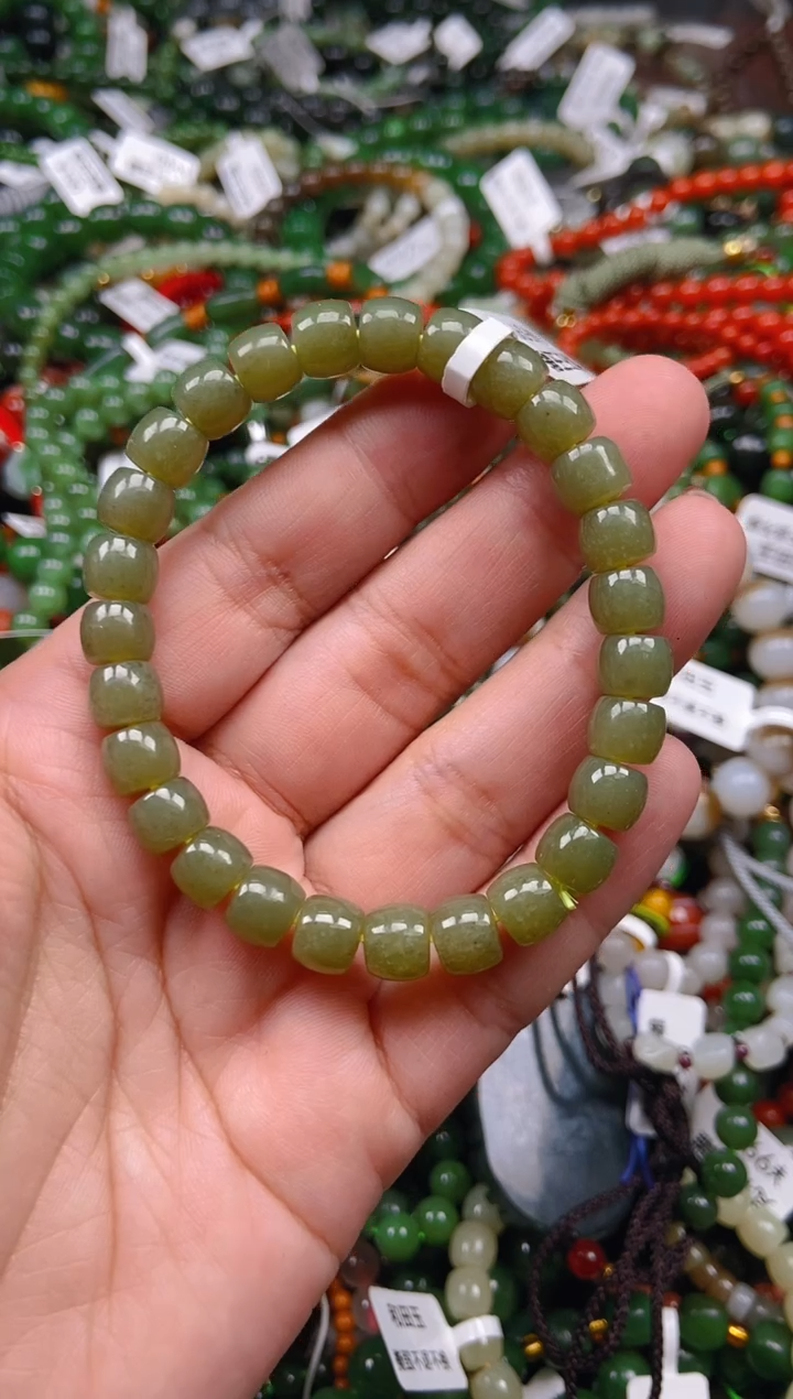 和田玉未镶嵌颈饰1