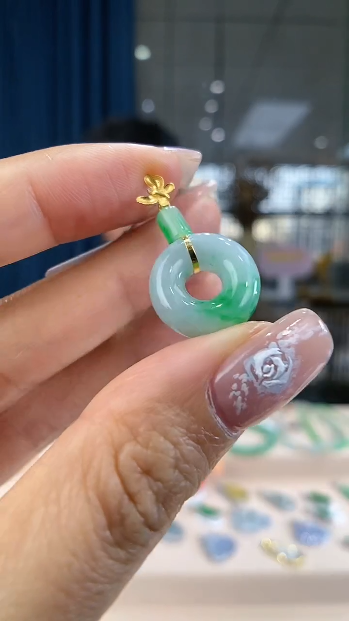 翡翠18K金镶嵌吊坠(不含链)甜甜圈