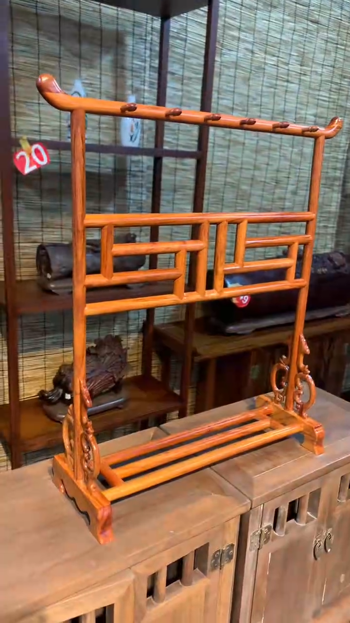 木福利              笔架