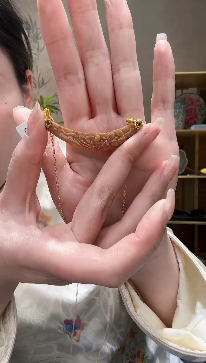 【闪购商品】翡翠颈饰未镶嵌吊坠