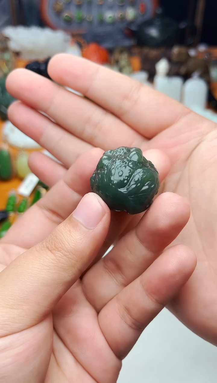 【闪购商品】和田玉颈饰未镶嵌金蟾01