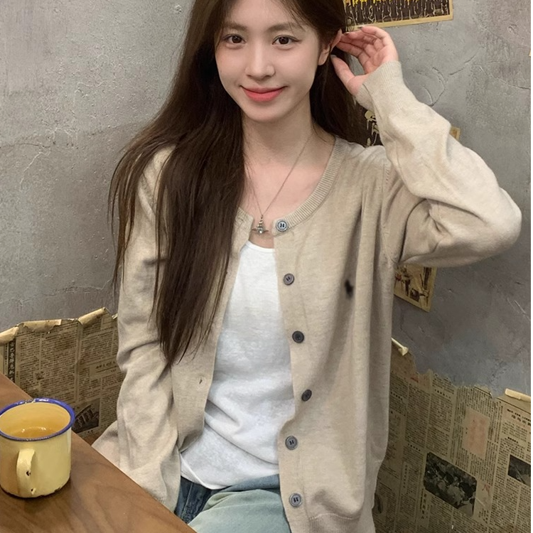 韩系小马刺绣软糯针织开衫外套女秋冬新款宽松显瘦圆领长袖上衣女