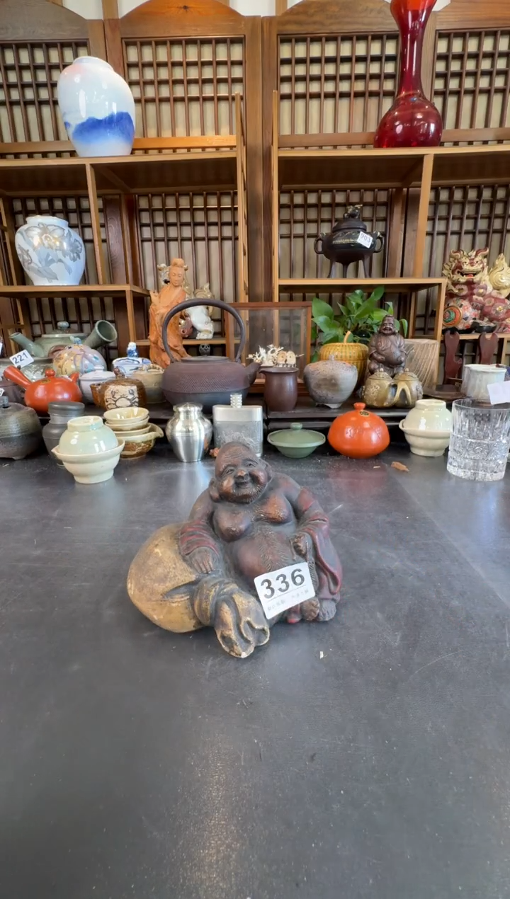 摆件中古物品，谨慎参拍。