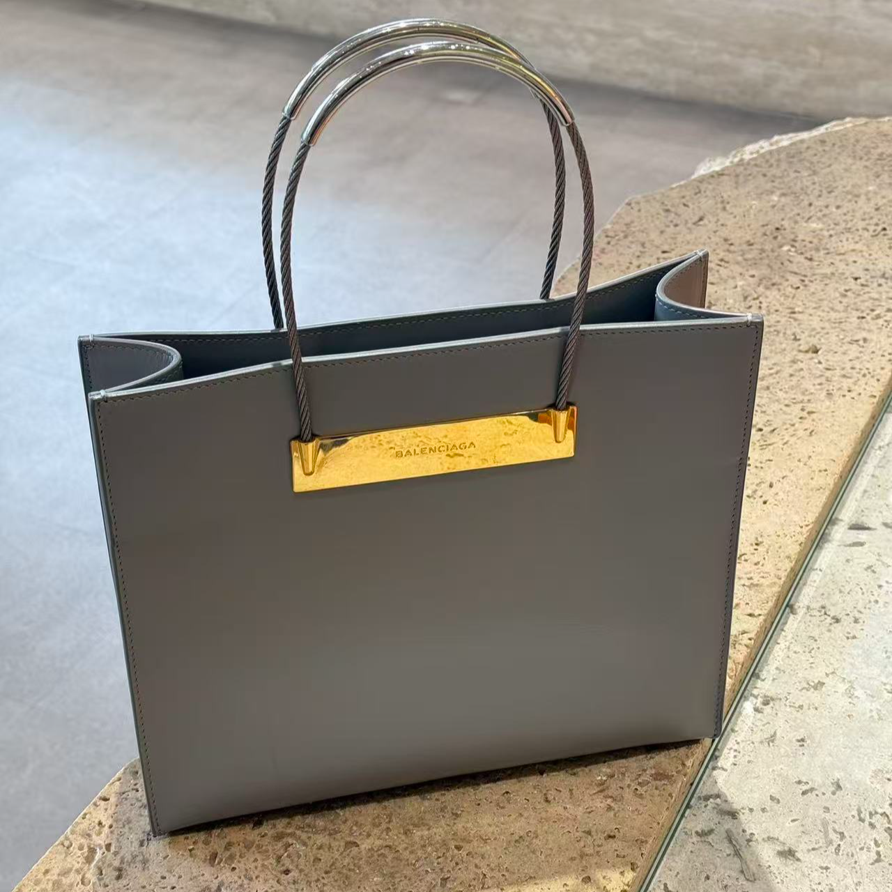 95新 Balenciaga/巴黎世家 银环手提单肩包 灰色 中古款/102703