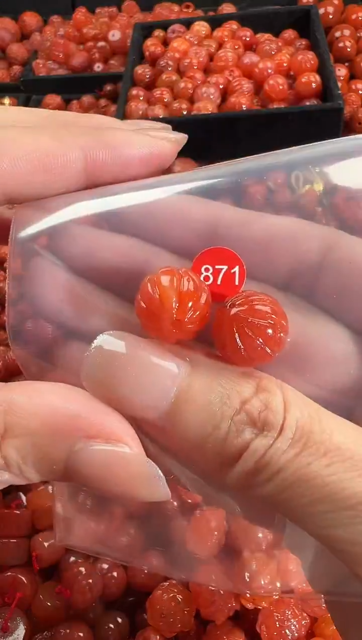 颈饰未镶嵌南红玛瑙1