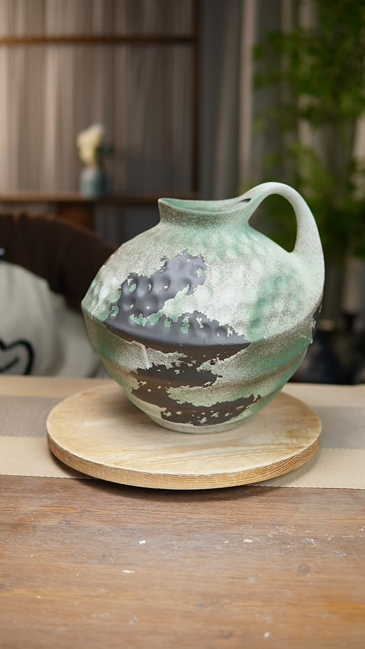 【闪购商品】陶瓷 花器诧寂复古绿胖奶壶