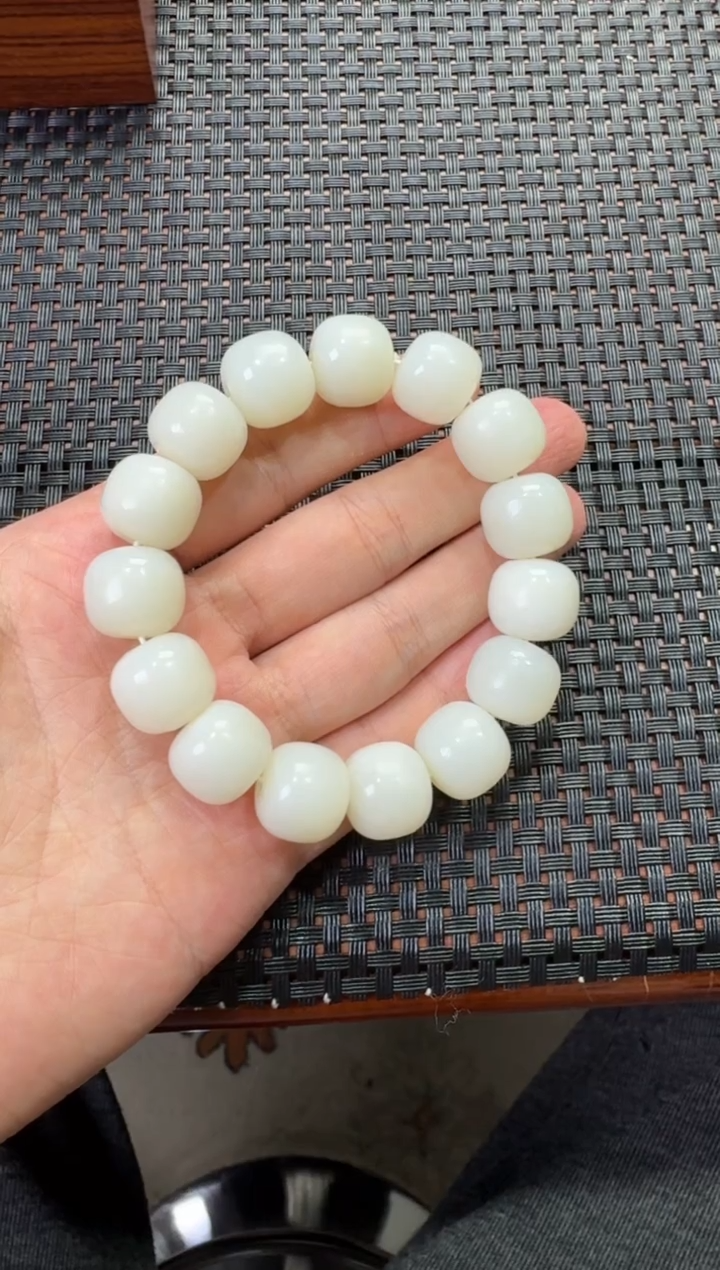 未镶嵌手串和田玉金山卡14