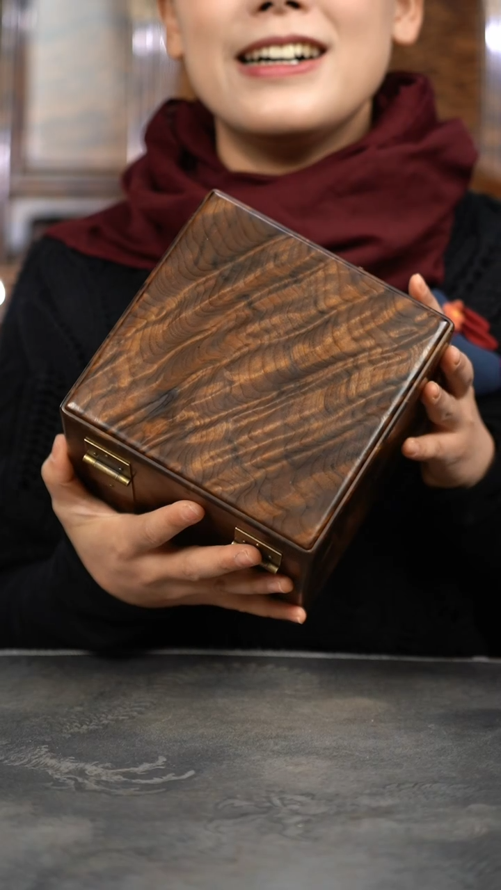 【闪购商品】金丝楠木艺满花水波精工一木一器收纳盒4