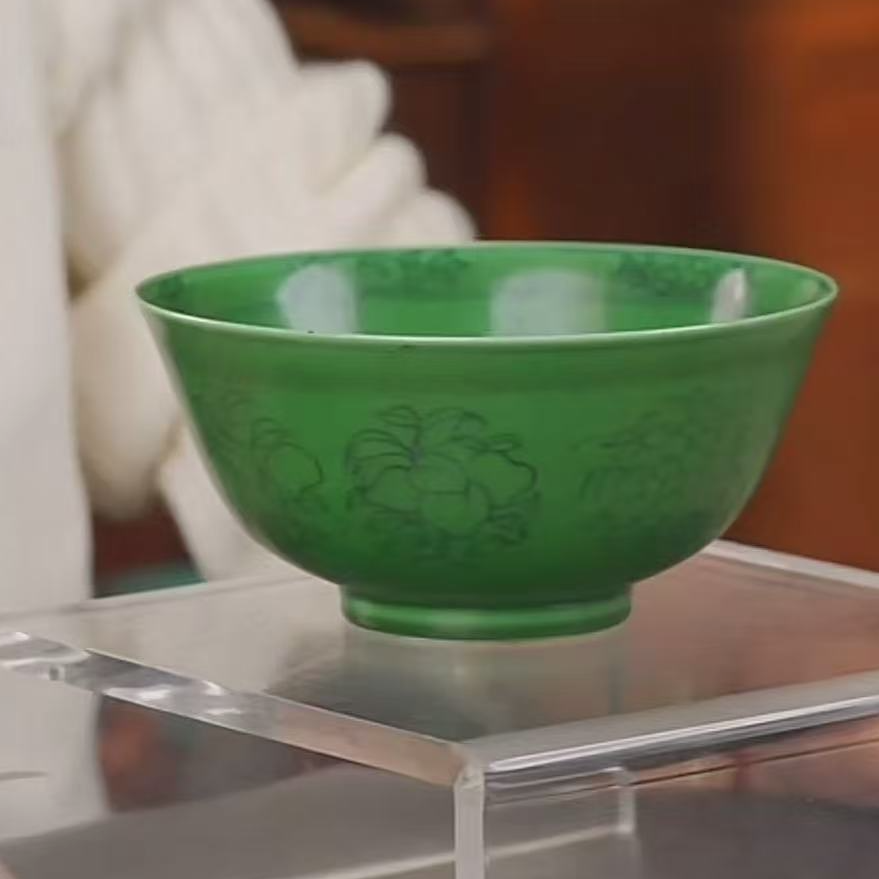 国呈拍卖古董瓷器